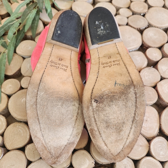 Golden Goose Young Distressed Leather Ankle Boots - Picture 5 of 7